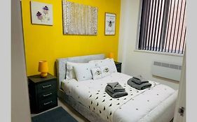 2 Bed City Centre Modern Apartment